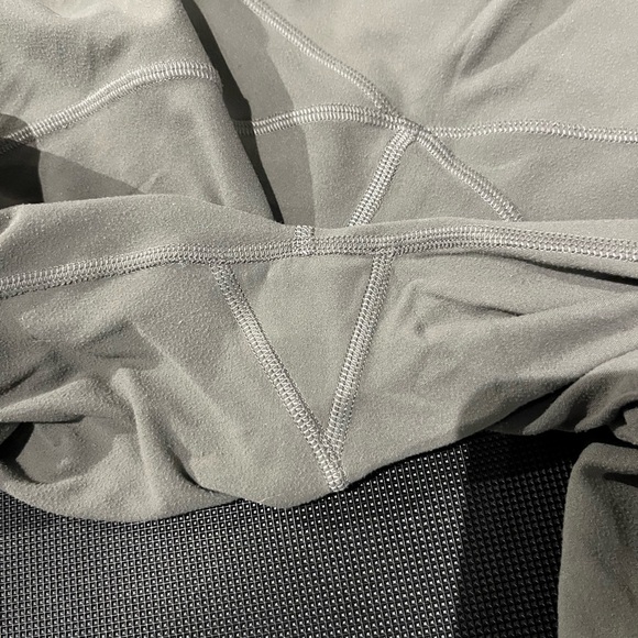 Hardly worn Lululemon 25” Sage high- waisted Invigorate legging - Picture 2 of 3